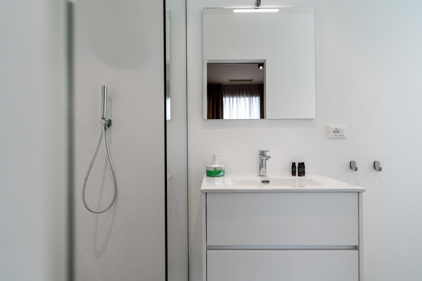 Amare Suite & Apartments Bellaria-Igea Marina Bagian luar foto